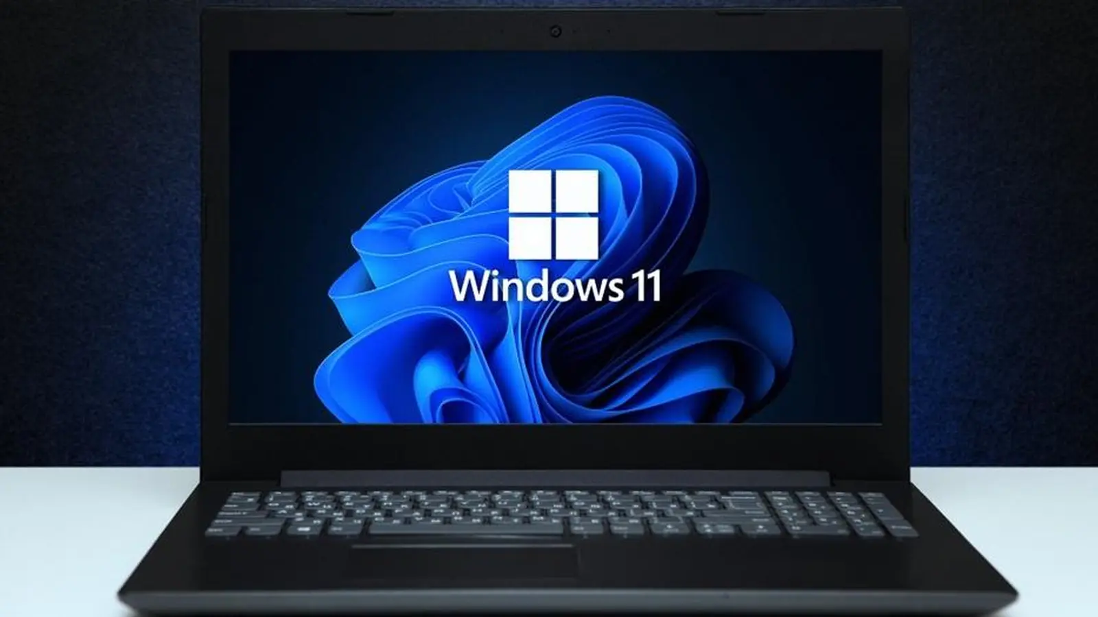 Windows 11 ISO krympt till 699,811,840 byte på kompakt skiva