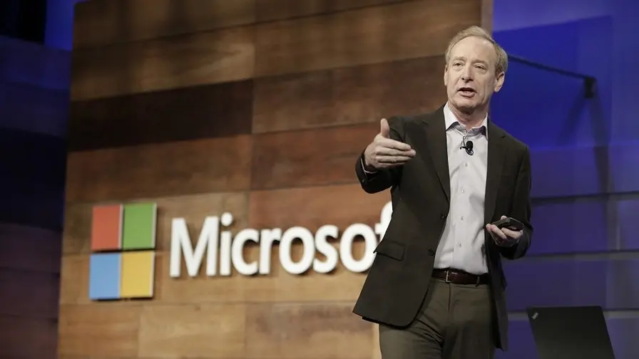 Microsoft flyttar kommunikation till Brad Smiths ansvar
