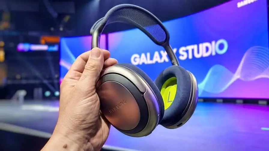 Samsung SM-U700 tros bli nya Galaxy Studio med ANC Samsung SM-U700 tros bli nya Galaxy Studio med ANC
