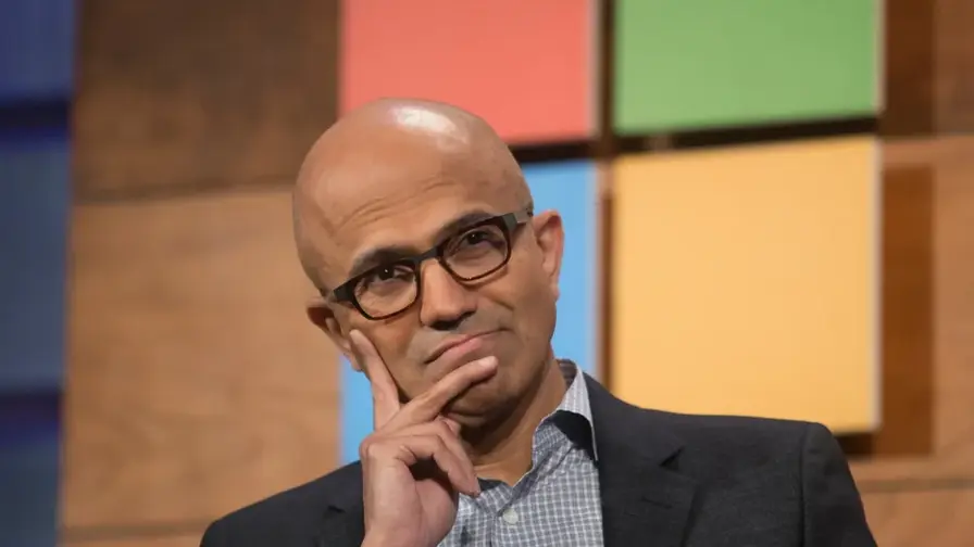 Nadella: Designa AI med kontroll, övervakning och loggning Nadella: Designa AI med kontroll, övervakning och loggning